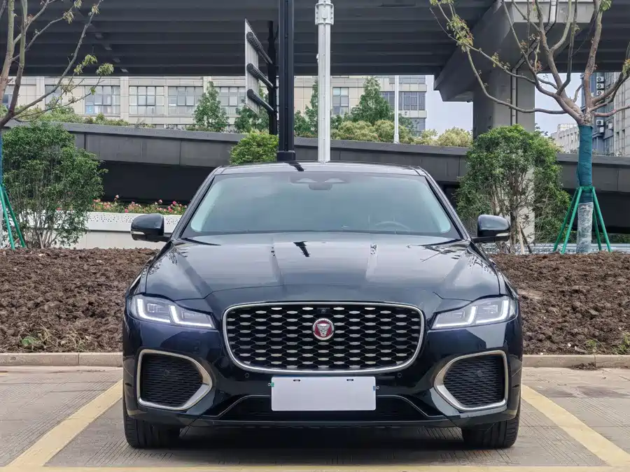 Jaguar XFL