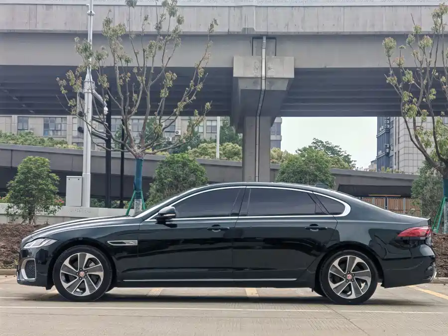 Jaguar XFL