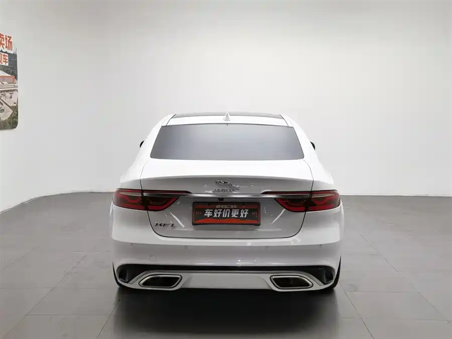 Jaguar XFL