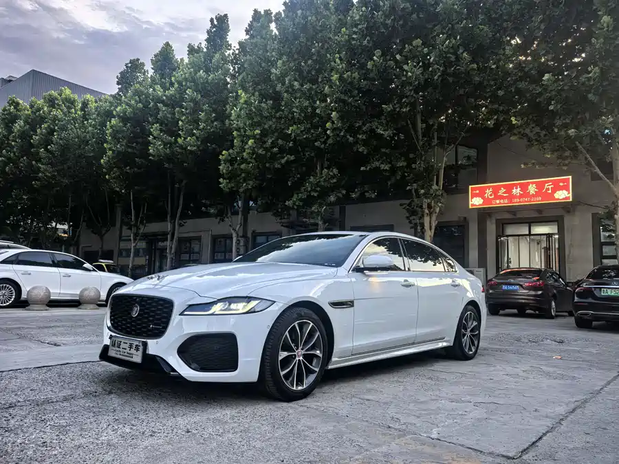 Jaguar XFL
