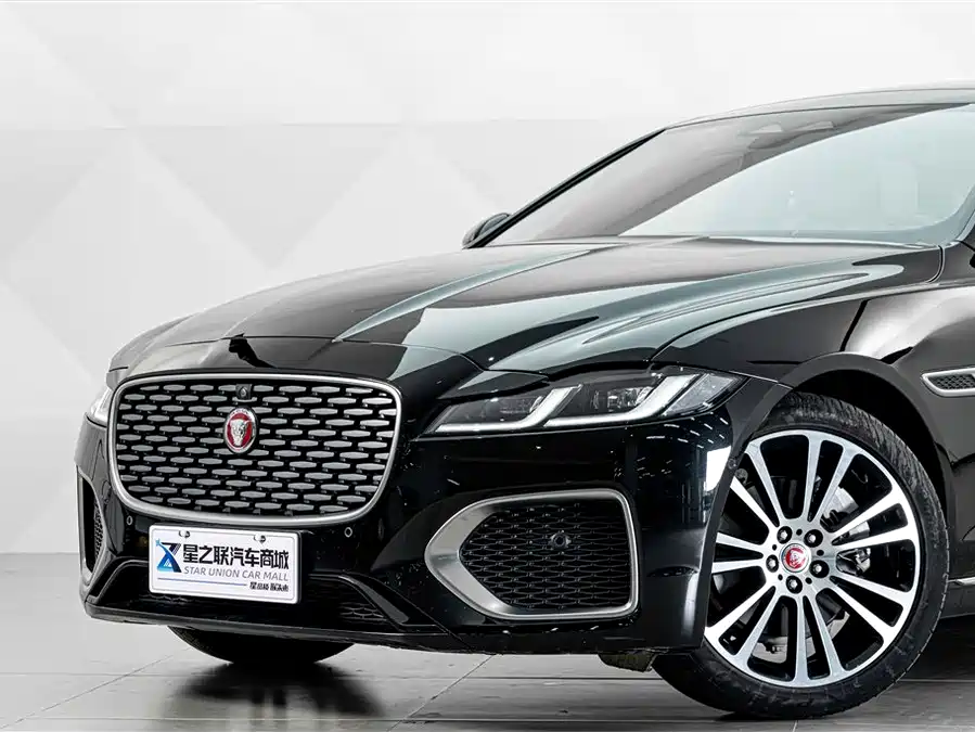 Jaguar XFL