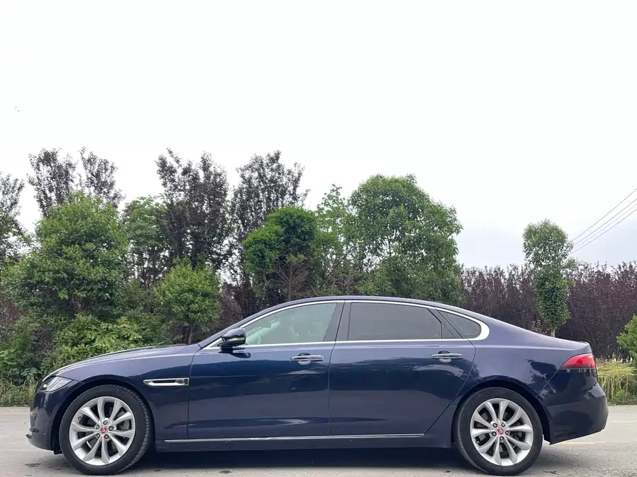 Jaguar XFL