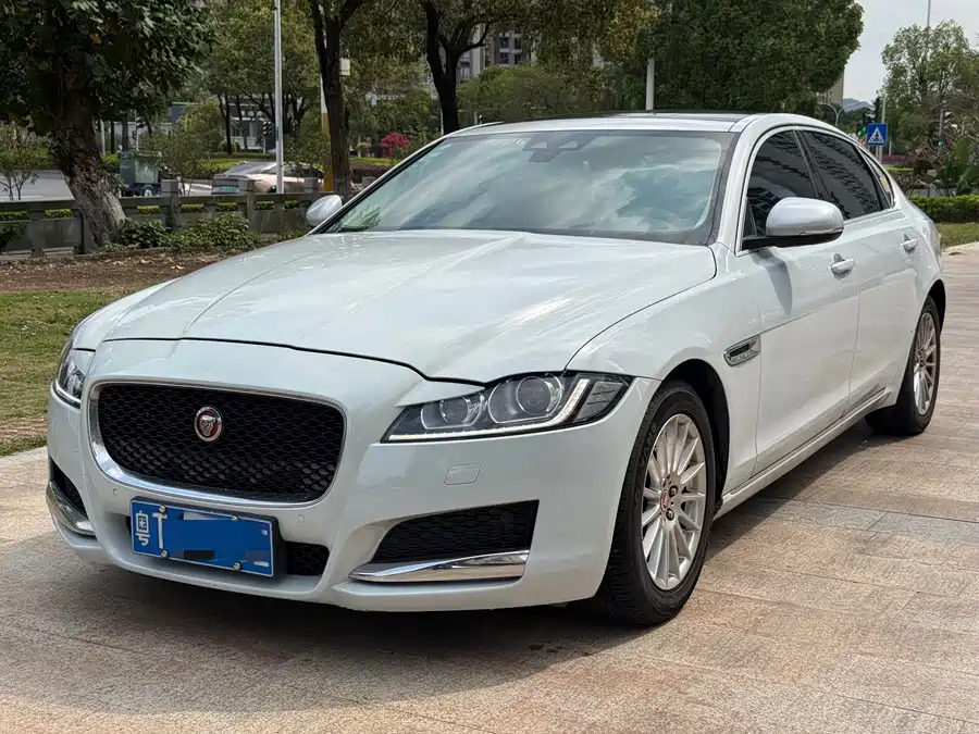 Jaguar XFL
