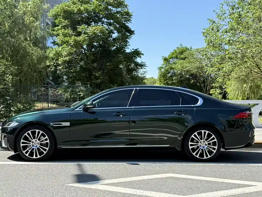 Jaguar XFL