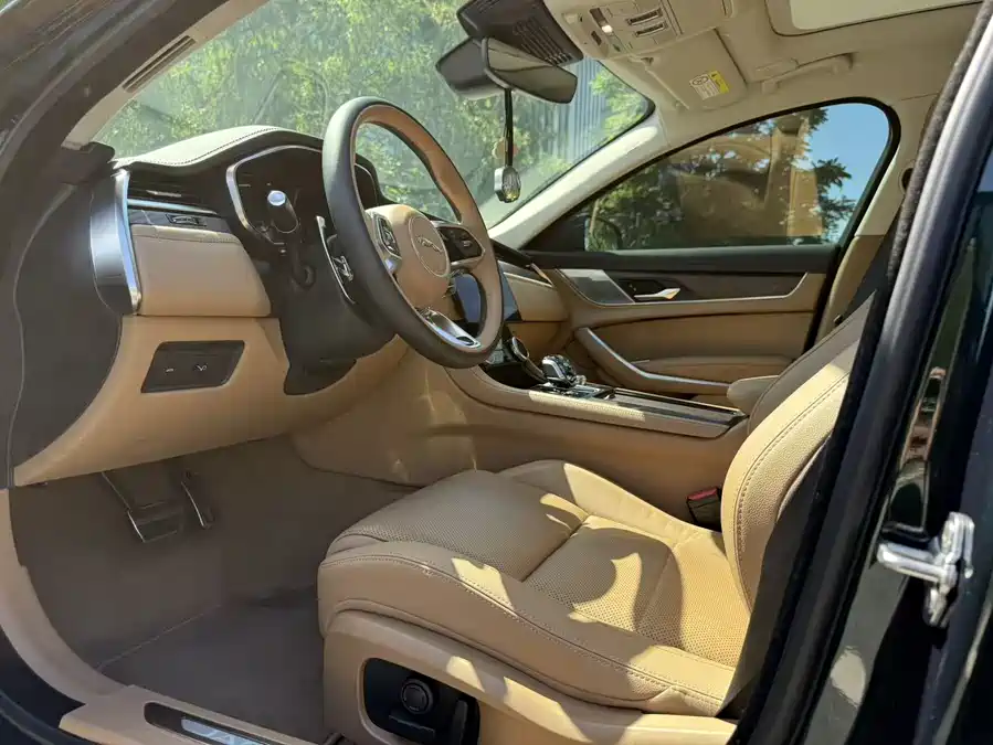 Jaguar XFL