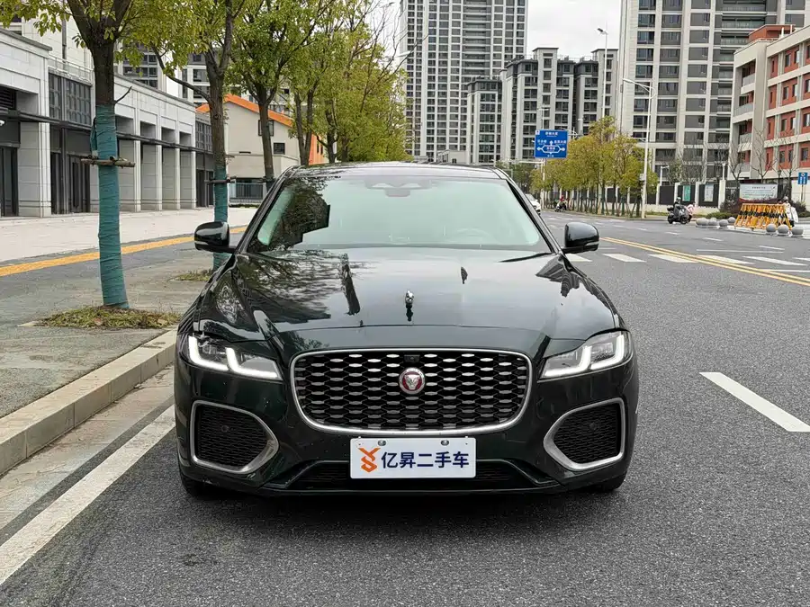 Jaguar XFL