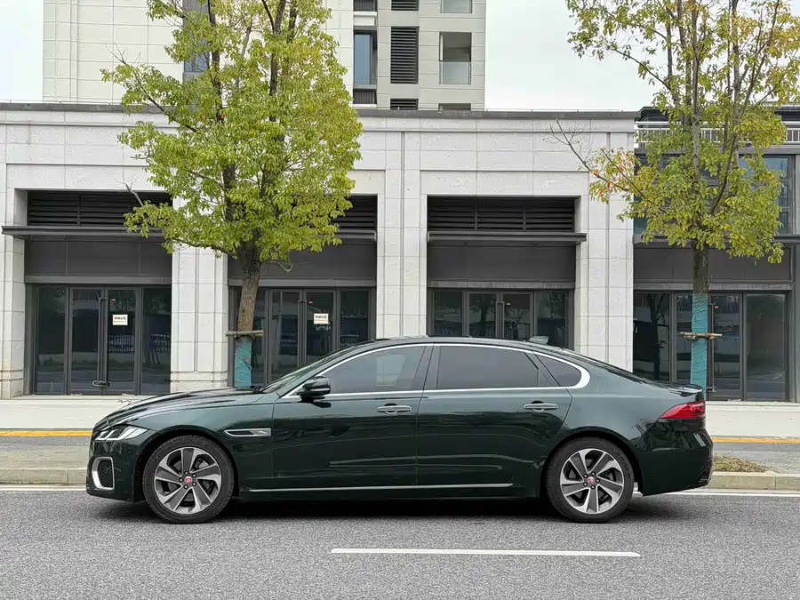 Jaguar XFL
