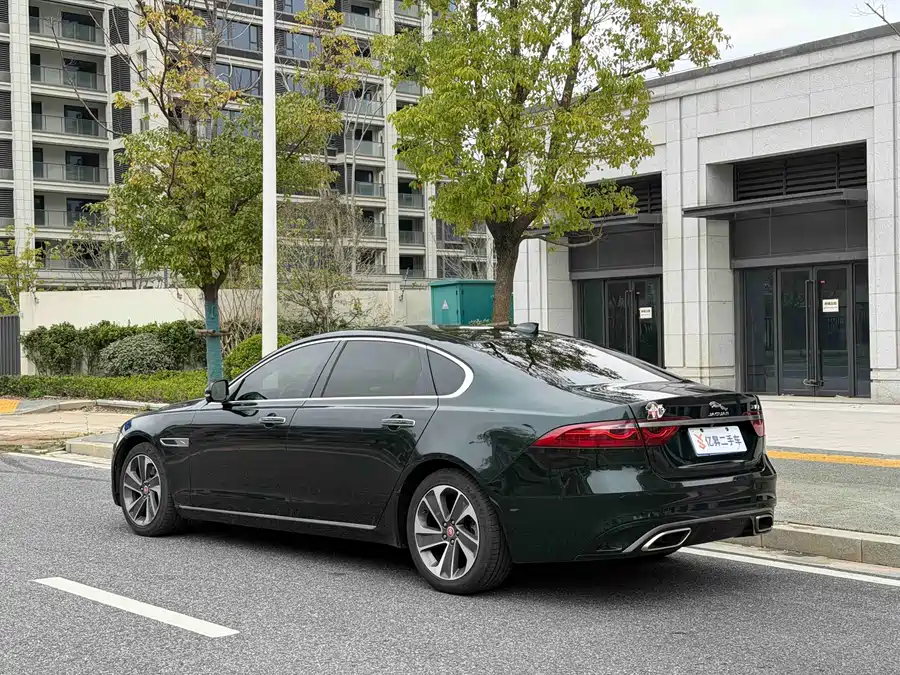 Jaguar XFL
