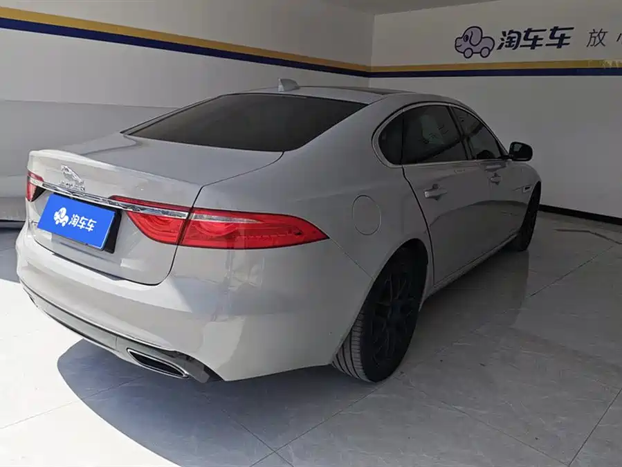 Jaguar XFL