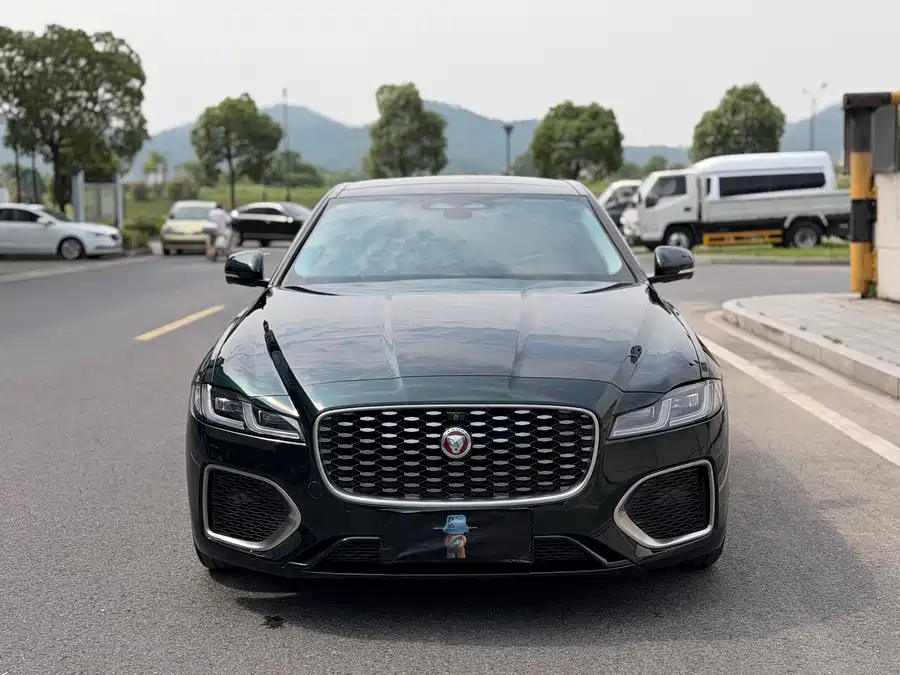 Jaguar XFL
