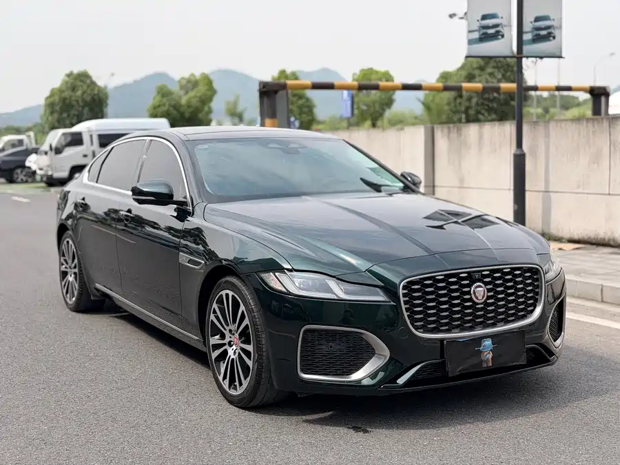 Jaguar XFL