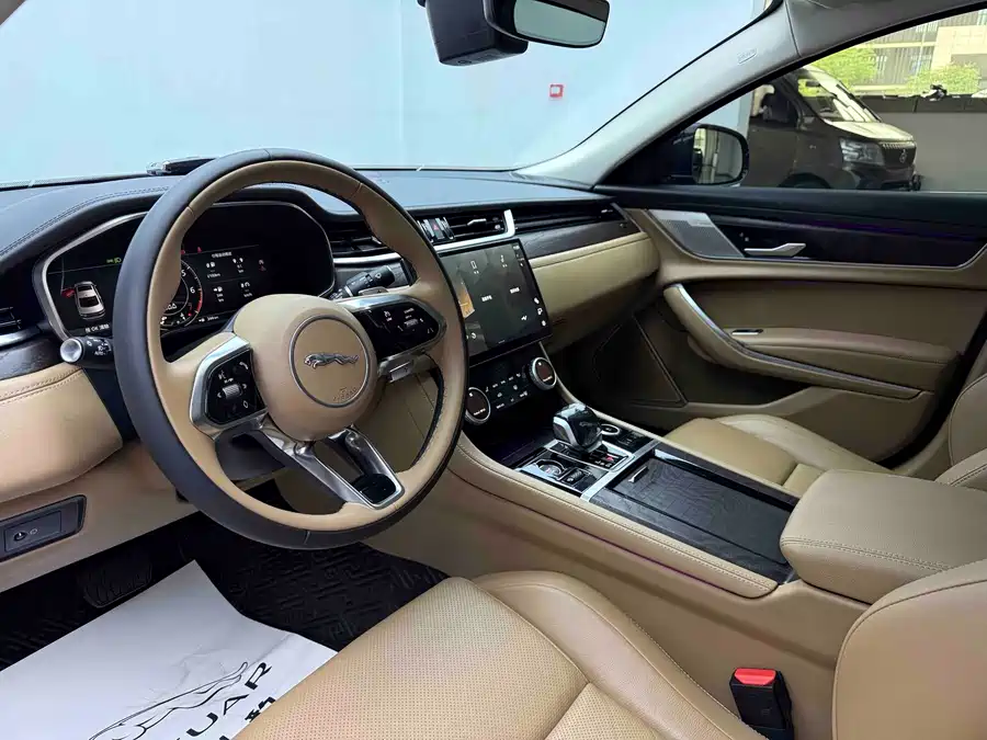 Jaguar XFL