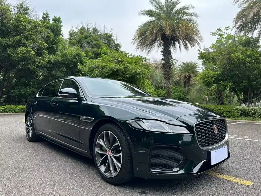 Jaguar XFL