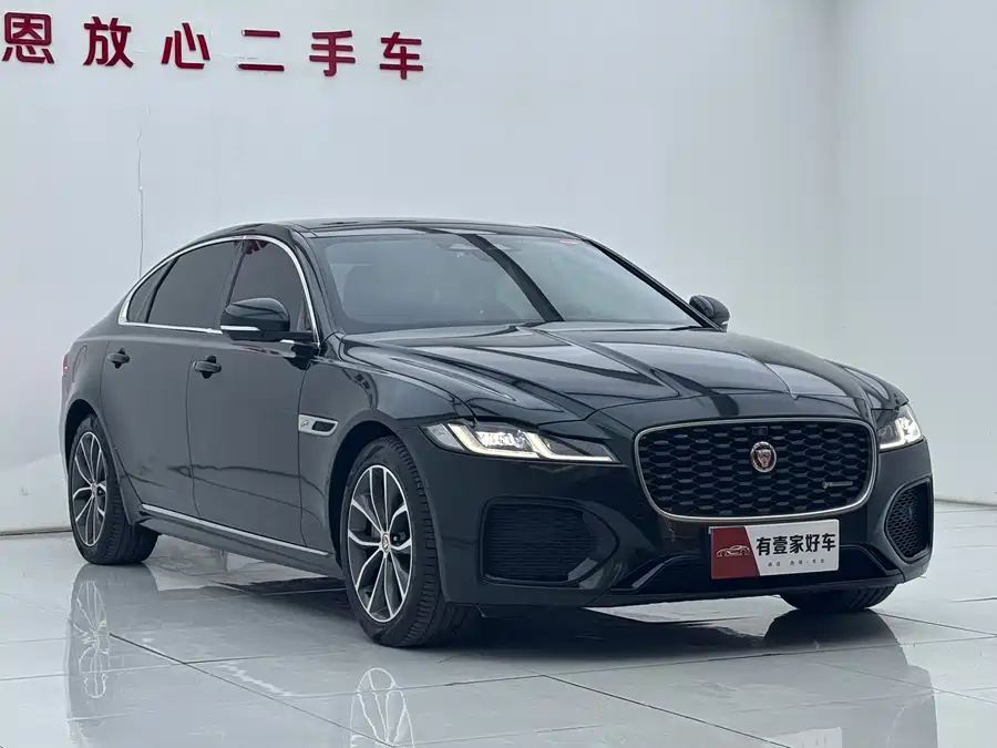 Jaguar XFL