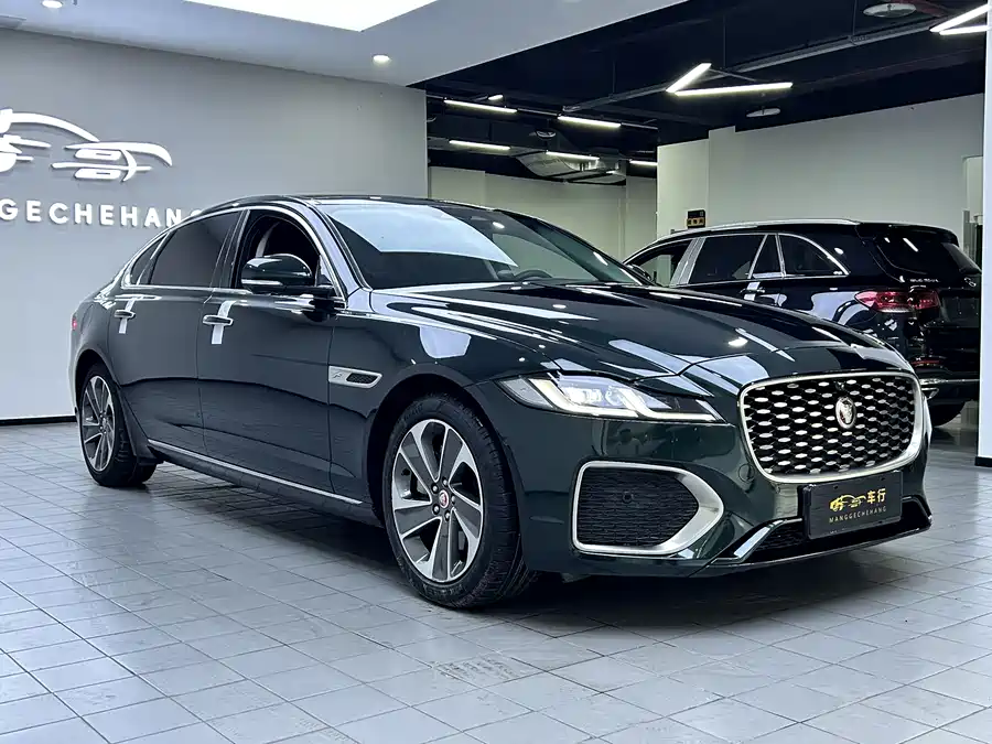 Jaguar XFL