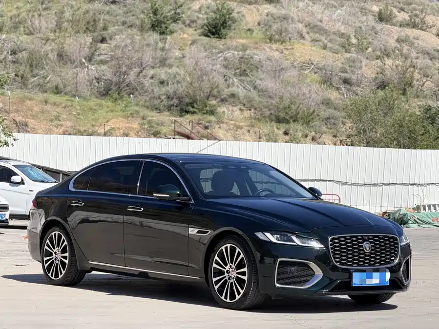 Jaguar XFL