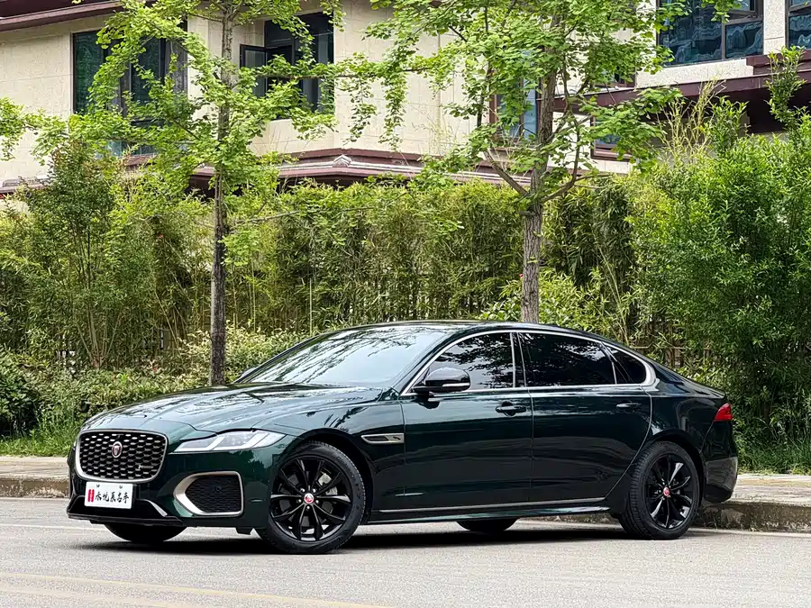 Jaguar XFL
