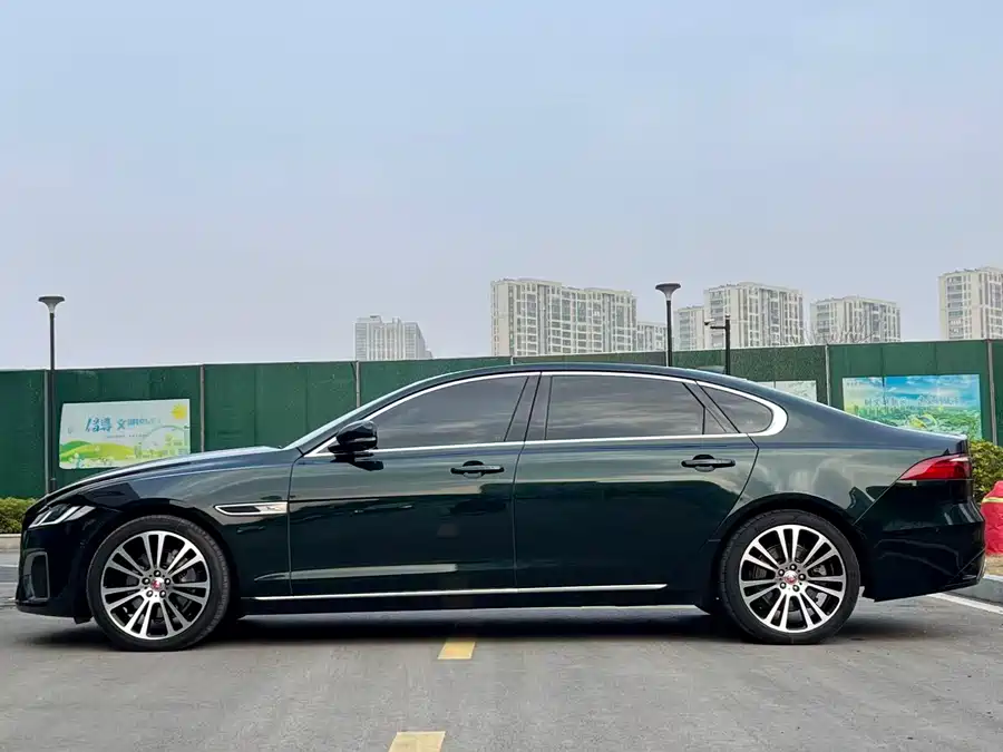 Jaguar XFL