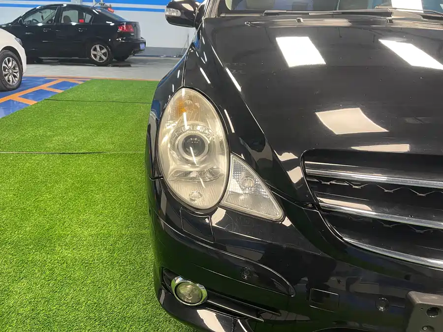 Mercedes Benz R-rated