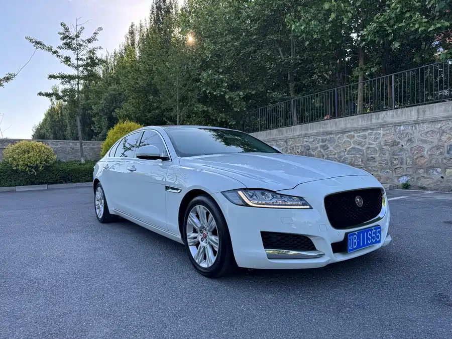 Jaguar XFL