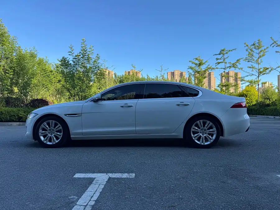 Jaguar XFL
