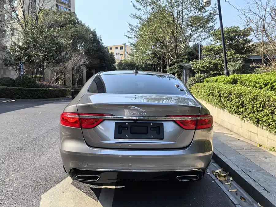 Jaguar XFL