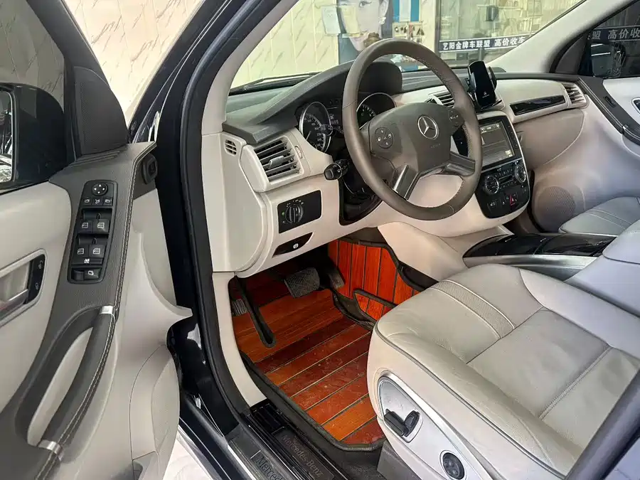 Mercedes Benz R-rated