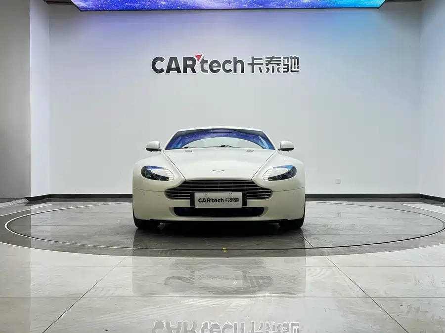 Aston Martin V8 Vantage