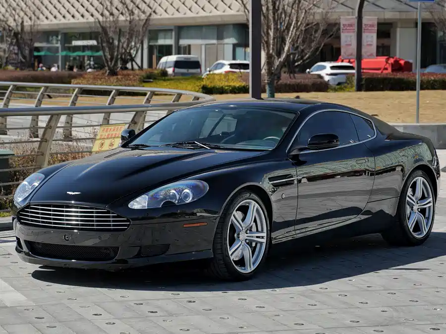 Aston Martin DB9