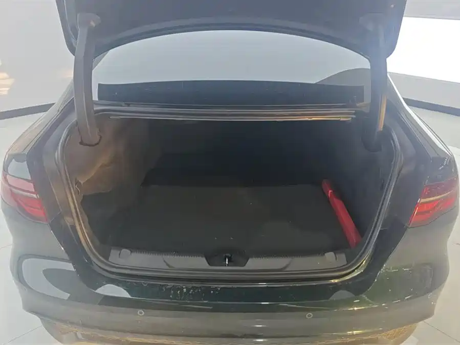 Jaguar XEL
