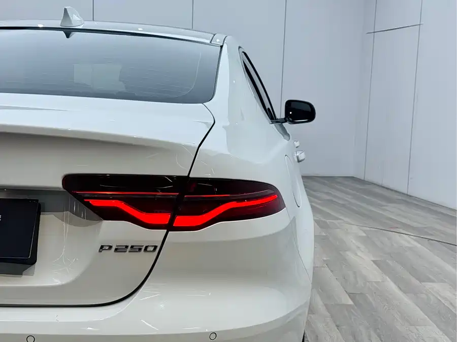 Jaguar XEL