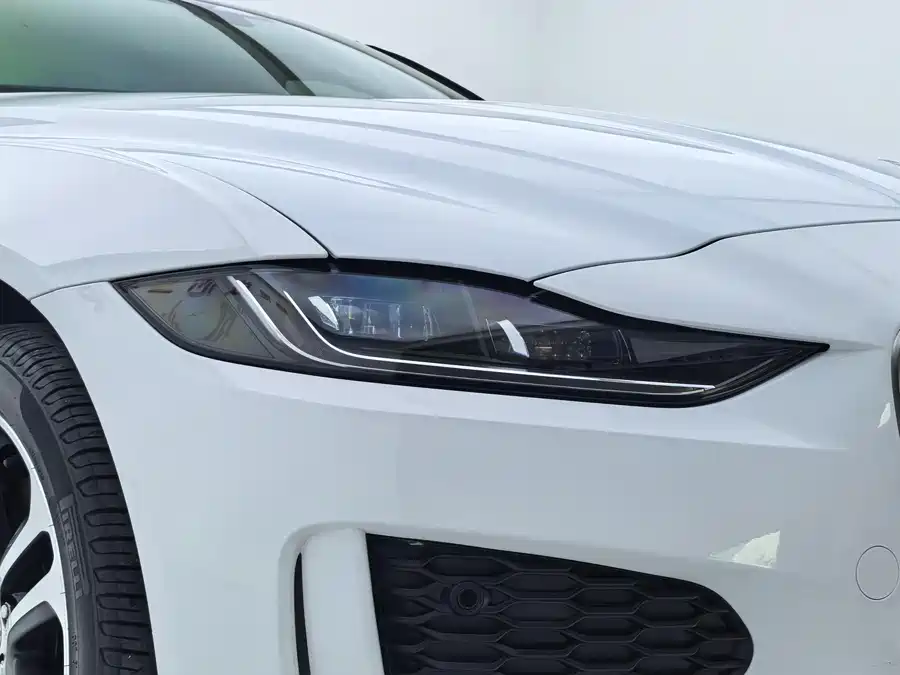 Jaguar XEL