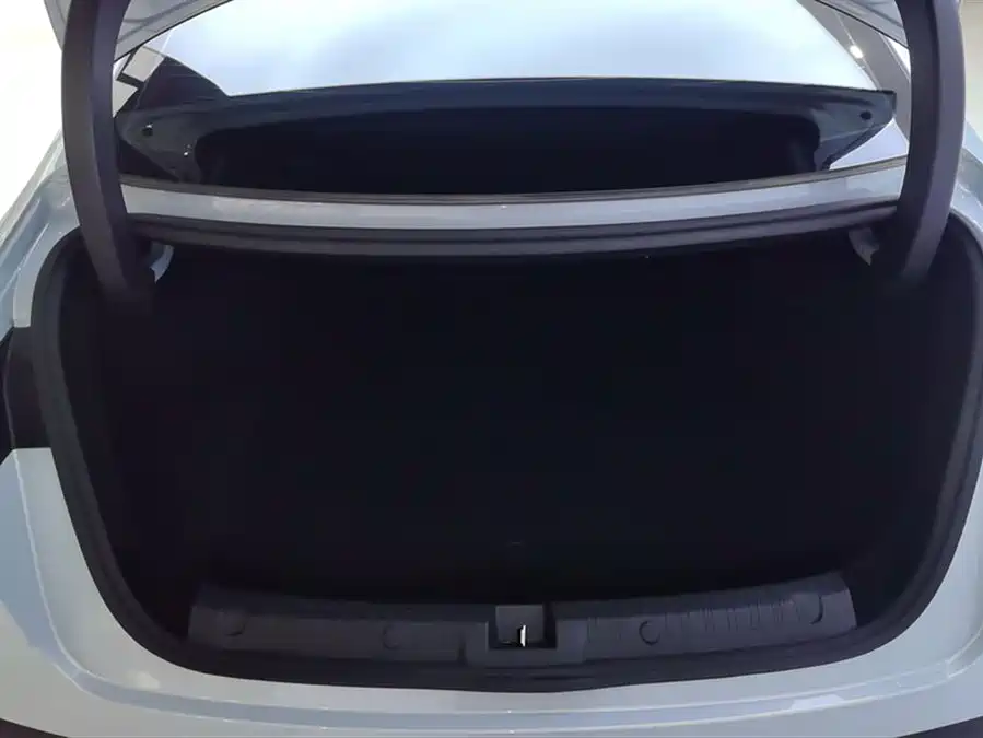 BYD Qin L