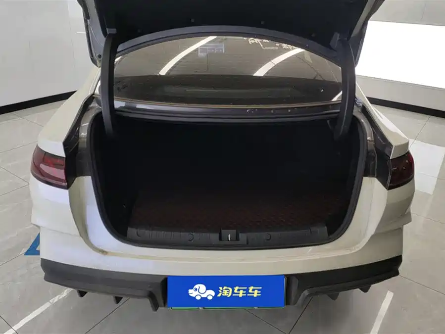 BYD Qin L