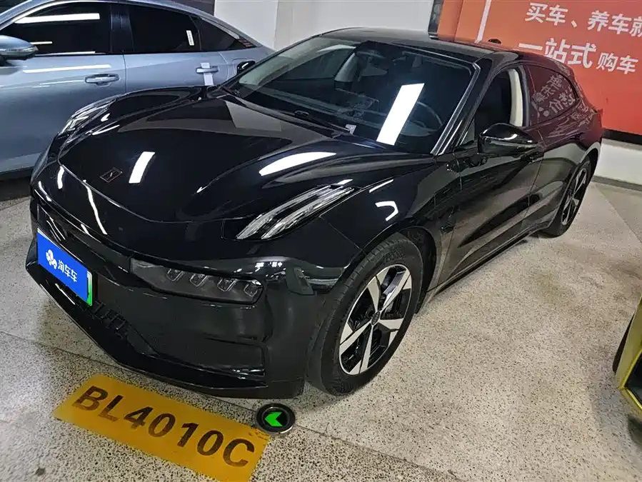 Zeekr 001