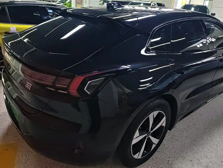 Zeekr 001