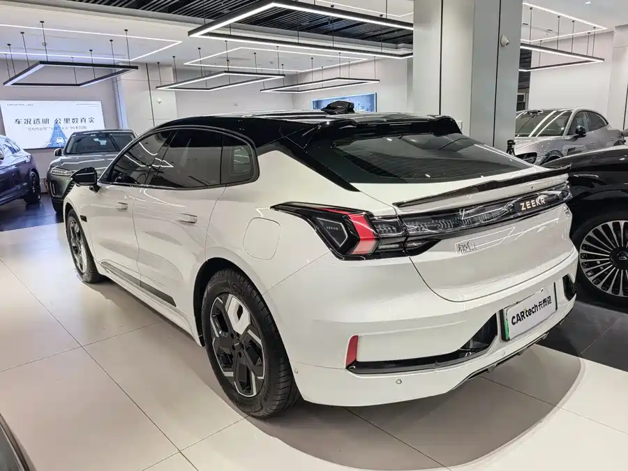 Zeekr 001