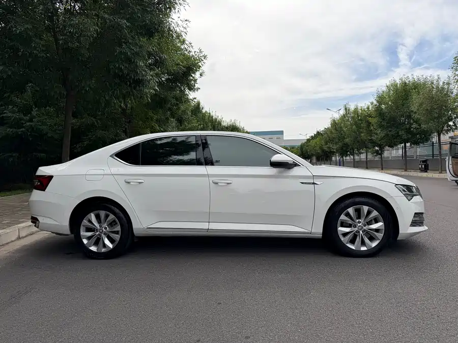 Skoda SuperB
