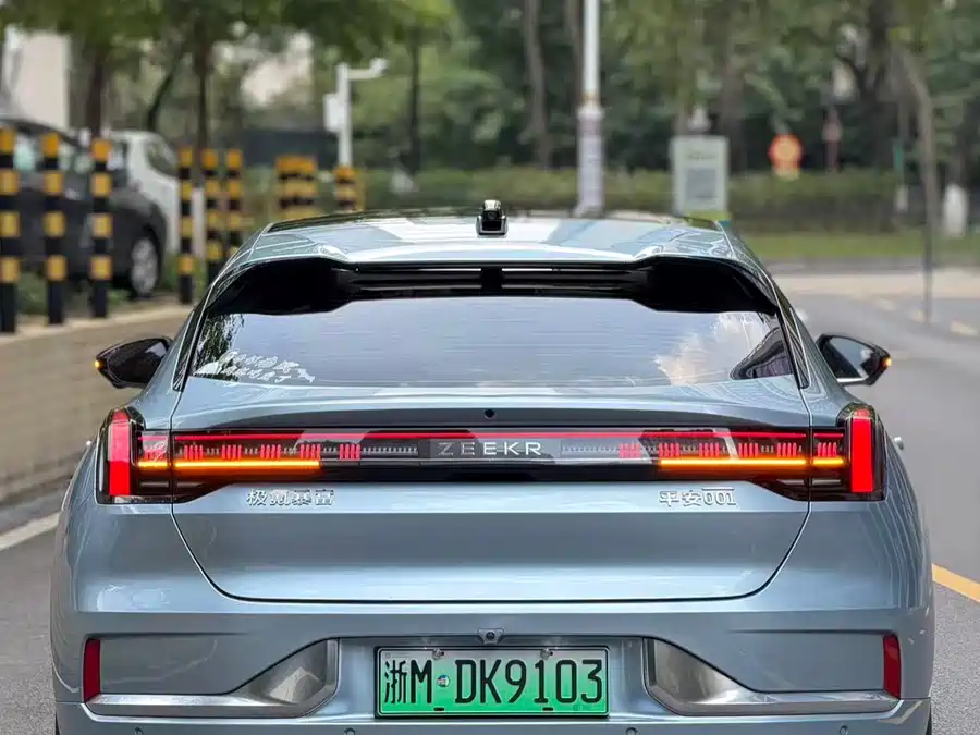 Zeekr 001