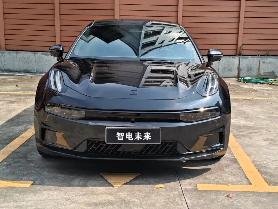 Zeekr 001