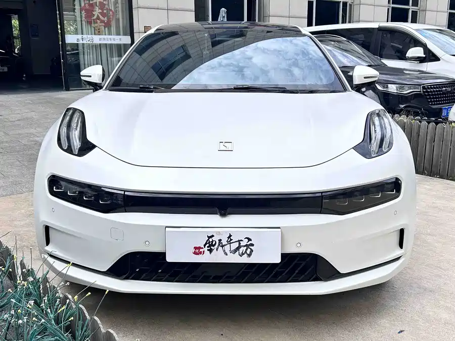 Zeekr 001