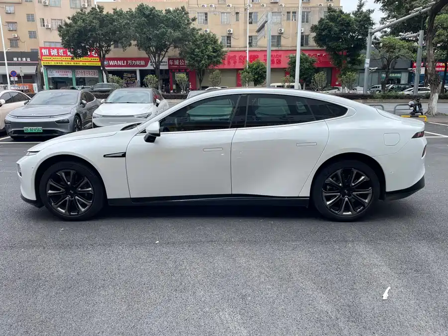 Xpeng P7