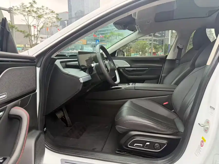 Xpeng P7
