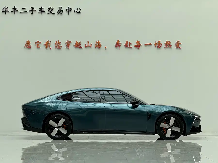 Xpeng P7