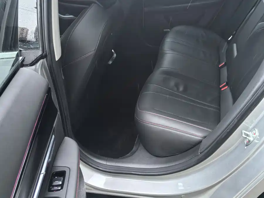 Xpeng P7