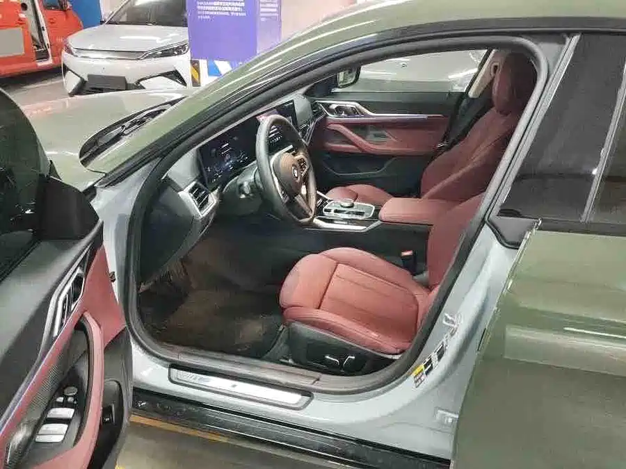 BMW i4
