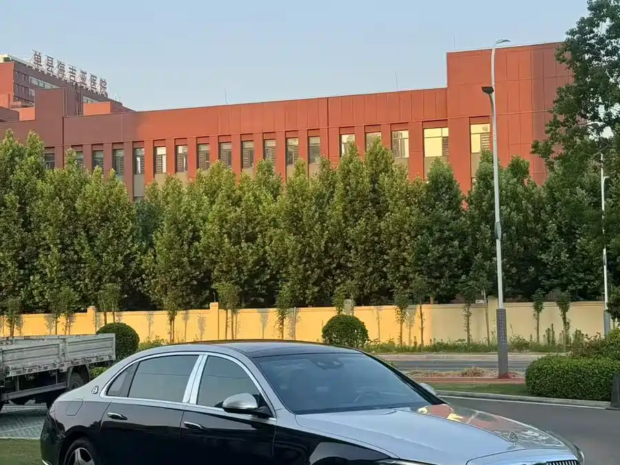 Mercedes Benz Maybach S-Class