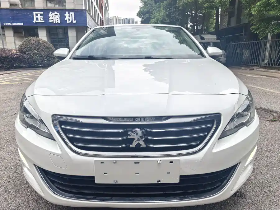 Peugeot 408