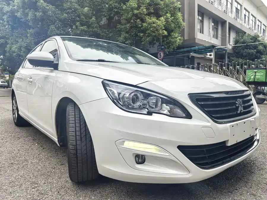 Peugeot 408