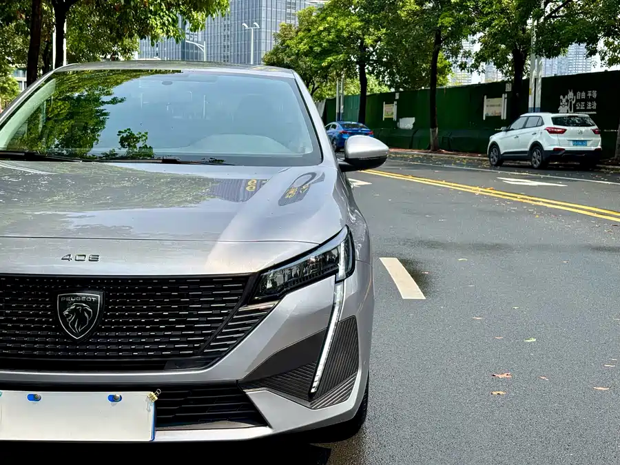 Peugeot 408